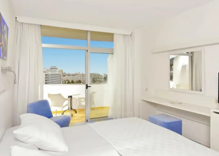 מלון Iberostar Waves Bouganville Playa 4*