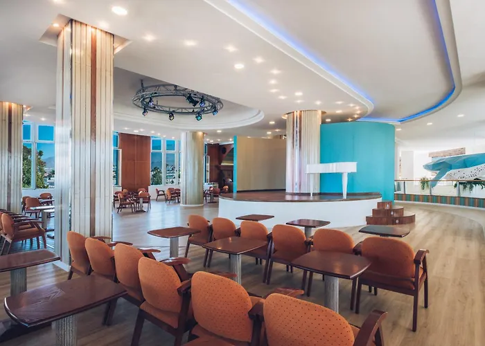 Iberostar Waves Bouganville Playa מלון