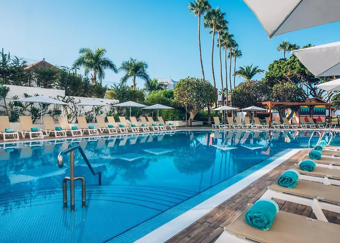 Iberostar Waves Bouganville Playa מלון