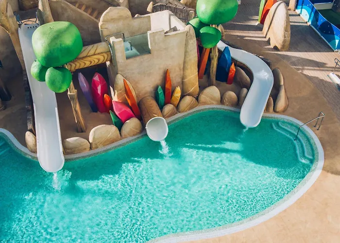 Iberostar Waves Bouganville Playa מלון