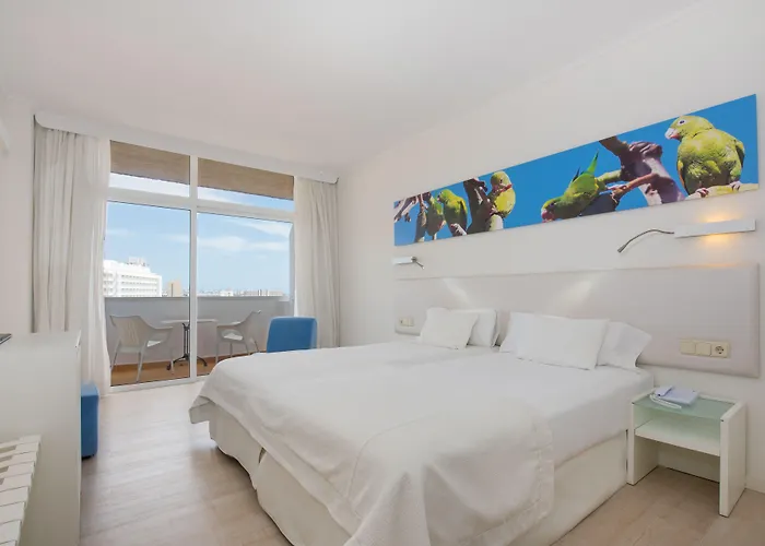 מלון Iberostar Waves Bouganville Playa 4*