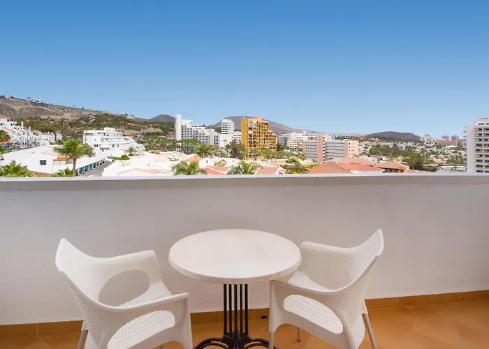 Iberostar Waves Bouganville Playa מלון