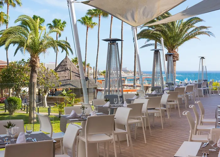 Iberostar Waves Bouganville Playa מלון