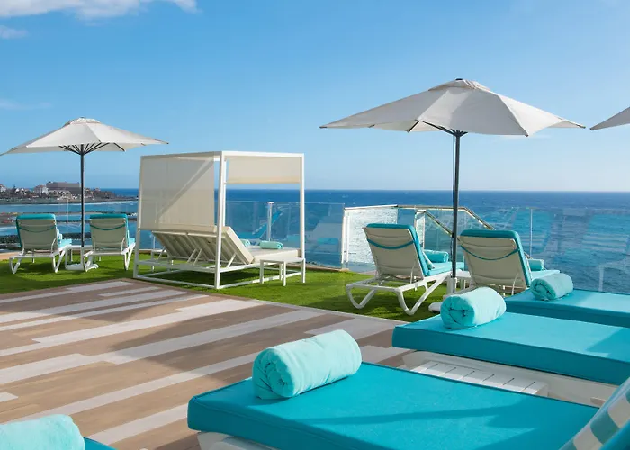 Iberostar Waves Bouganville Playa מלון