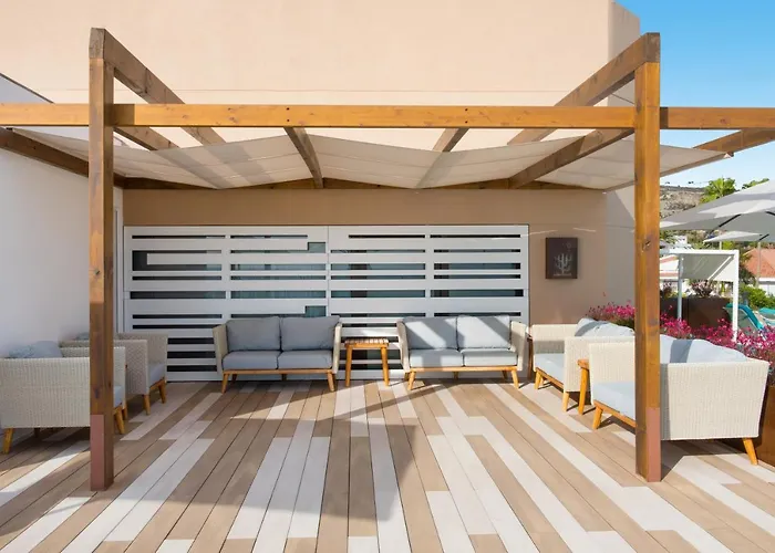 Iberostar Waves Bouganville Playa מלון